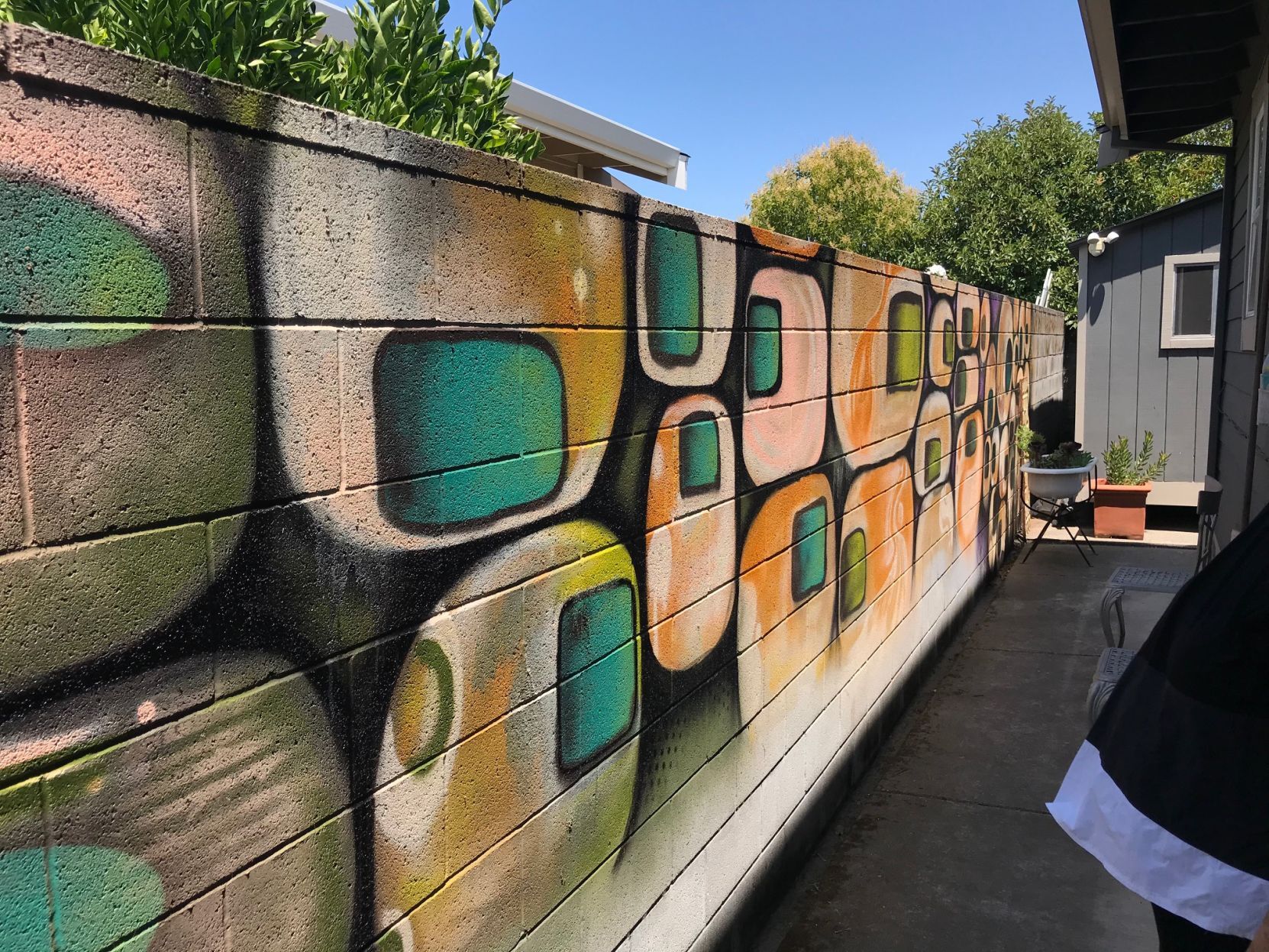 A mural leads to new friendship